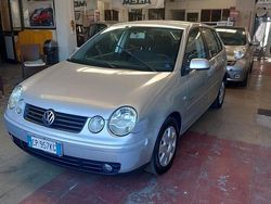 Argento Usata 2005 VW Polo Tre volumi | 2500 € (Buon prezzo)
