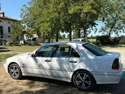 Usata 1997 Mercedes 190 Tre volumi | 4000 €