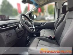 Bianco Usata 2024 Hyundai Staria Trend Monovolume | 49.900 € (Molto cara)