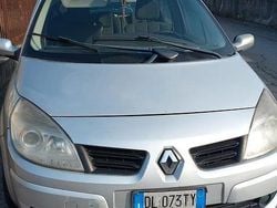 Usata 2007 Renault Scénic II Monovolume | 1500 €