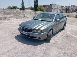 Grigio Usata 2004 Jaguar X-type Tre volumi | 2200 €