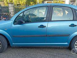 Blu/azzurro Usata 2002 Citroën C3 Due volumi | 1300 € (Ottimo prezzo)