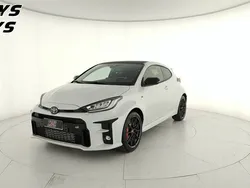 Bianco Nuova 2024 Toyota Yaris Edition Tre volumi | 44.900 € (Buon prezzo)