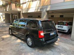 Nero Usata 2012 Lancia Voyager Monovolume | 8000 € (Molto cara)
