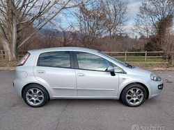 Grigio Usata 2010 Fiat Punto Evo Due volumi | 6200 € (Molto cara)