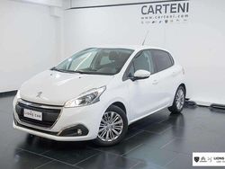 Bianco Usata 2017 Peugeot 208 Active Due volumi | 8900 € (Buon prezzo)