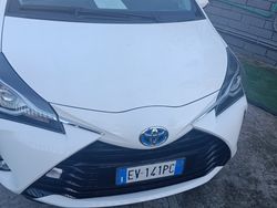 Bianco Usata 2015 Toyota Yaris Hybrid Due volumi | 9000 € (Buon prezzo)