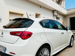 Bianco Usata 2010 Alfa Romeo Giulietta Progression Tre volumi | 6990 € (Molto cara)