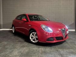 Rosso Usata 2015 Alfa Romeo Giulietta Exclusive Tre volumi | 4990 € (Super prezzo)