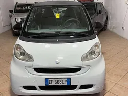 Bianco e nero Usata 2008 Smart ForTwo Coupé Pure Coupé | 4300 € (Buon prezzo)