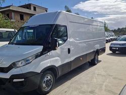 Bianco Usata 2015 Iveco Daily Furgone | 12.490 € (Cara)