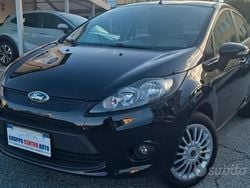 Nero Usata 2011 Ford Fiesta Tre volumi | 4900 € (Buon prezzo)