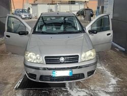 Grigio Usata 2005 Fiat Punto Due volumi | 2000 €