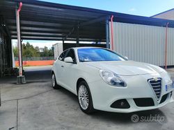 Bianco Usata 2013 Alfa Romeo Giulietta Tre volumi | 6500 € (Molto cara)
