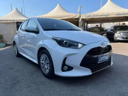 Bianco Usata 2022 Toyota Yaris Trend Tre volumi | 13.490 € (Ottimo prezzo)