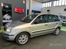 Grigio Usata 2004 Ford Fusion Collection SUV | 2500 € (Buon prezzo)