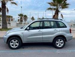 Grigio Usata 2004 Toyota RAV4 Sol SUV | 5500 € (Cara)