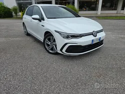 Bianco Usata 2022 VW Golf VIII R-line Tre volumi | 22.600 € (Buon prezzo)