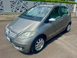 Grigio(met.) Usata 2004 Mercedes A180 Classic Tre volumi | 1990 € (Buon prezzo)