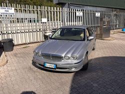 Argento Usata 2004 Jaguar X-type Executive Tre volumi | 5900 € (Buon prezzo)