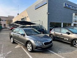 Grigio scuro Usata 2023 Skoda Octavia Executive Station wagon | 21.500 € (Buon prezzo)