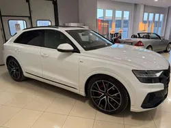 Bianco perla Usata 2020 Audi Q8 Sport SUV | 63.900 € (Cara)