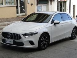Bianco Usata 2019 Mercedes A180 Business Tre volumi | 19.500 € (Buon prezzo)