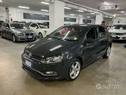 Grigio Usata 2015 VW Polo Tre volumi | 9990 € (Buon prezzo)