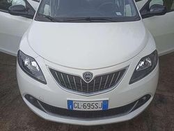 Bianco Usata 2023 Lancia Ypsilon Gold Due volumi | 14.000 € (Cara)