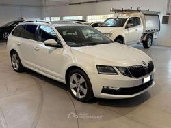 Bianco pastello Usata 2017 Skoda Octavia G-TEC Style Station wagon | 10.900 € (Buon prezzo)