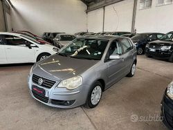 Grigio Usata 2007 VW Polo Comfortline Tre volumi | 2200 € (Buon prezzo)