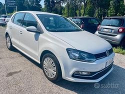Bianco Usata 2017 VW Polo Comfortline Tre volumi | 11.900 € (Buon prezzo)