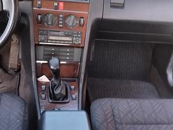 Grigio Usata 1994 Mercedes C180 Tre volumi | 2700 €