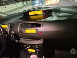 Grigio Usata 2006 Citroën C4 Tre volumi | 1500 € (Buon prezzo)