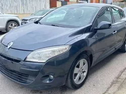 Nero Usata 2013 Renault Mégane III Tre volumi | 5600 € (Buon prezzo)