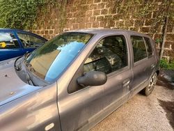 Grigio Usata 2009 Renault Clio II Due volumi | 1700 € (Ottimo prezzo)