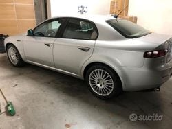 Usata 2009 Alfa Romeo 159 Tre volumi | 700 € (Super prezzo)