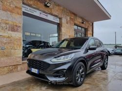 Grigio Usata 2024 Ford Kuga ST-Line SUV | 24.500 € (Buon prezzo)