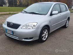 Grigio Usata 2005 Toyota Corolla Tre volumi | 2500 € (Buon prezzo)