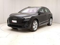 Nero mythos metallizzato Usata 2024 Audi Q4 e-tron Ambiente SUV | 53.900 € (Buon prezzo)