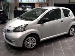 Argento Usata 2007 Toyota Aygo Due volumi | 3990 € (Buon prezzo)