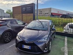 Grigio Usata 2018 Toyota Yaris Hybrid Tre volumi | 13.500 €