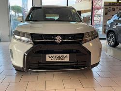 Bianco santorini Usata 2024 Suzuki Vitara Cool SUV | 24.970 € (Buon prezzo)