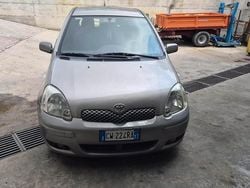 Grigio Usata 2005 Toyota Yaris Due volumi | 2500 €
