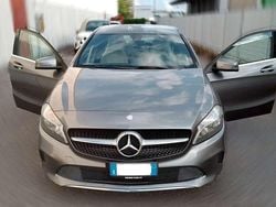 Grigio Usata 2015 Mercedes A200 Business Tre volumi | 13.500 € (Buon prezzo)