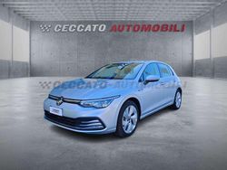 Argento Usata 2024 VW Golf VIII Style Tre volumi | 23.569 € (Ottimo prezzo)