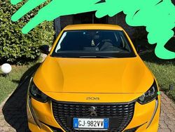 Giallo Usata 2022 Peugeot 208 Active Due volumi | 13.500 € (Buon prezzo)