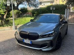 Grigio Usata 2024 BMW 118 M Sport Due volumi | 32.500 € (Buon prezzo)