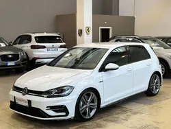 Bianco puro Usata 2019 VW Golf VII Sport Tre volumi | 22.500 € (Molto cara)