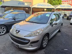 Argento Usata 2007 Peugeot 207 Tre volumi | 3500 € (Buon prezzo)